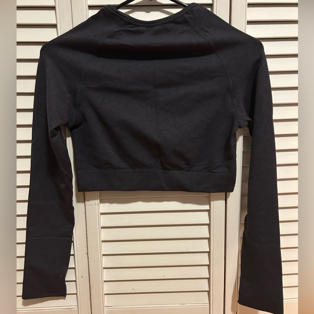 Cropped Compression Long Sleeve - Picture 2 of 4